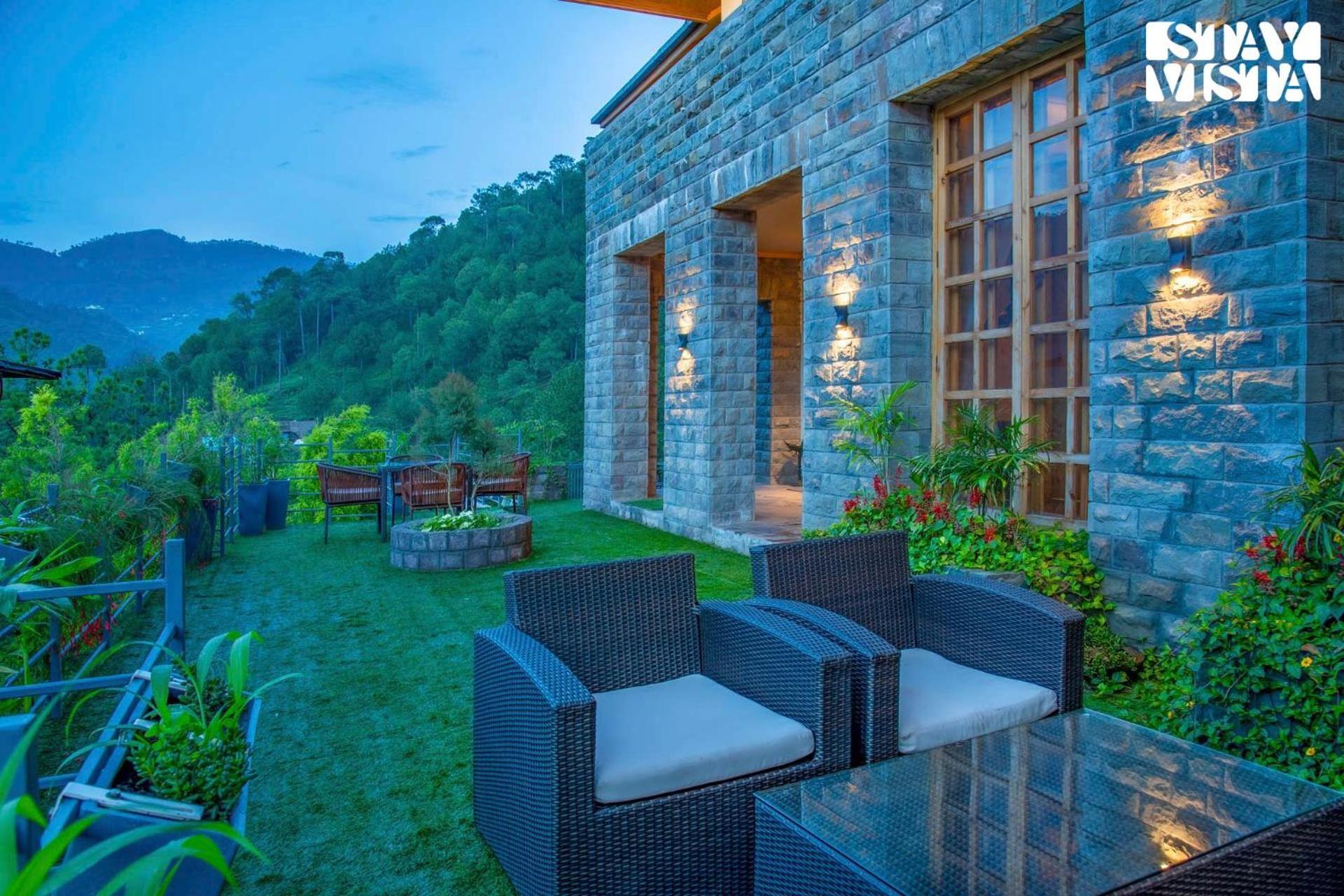 Stayvista At Sylvana Villas With Lawn, Bbq And Jacuzzi Kasauli Extérieur photo